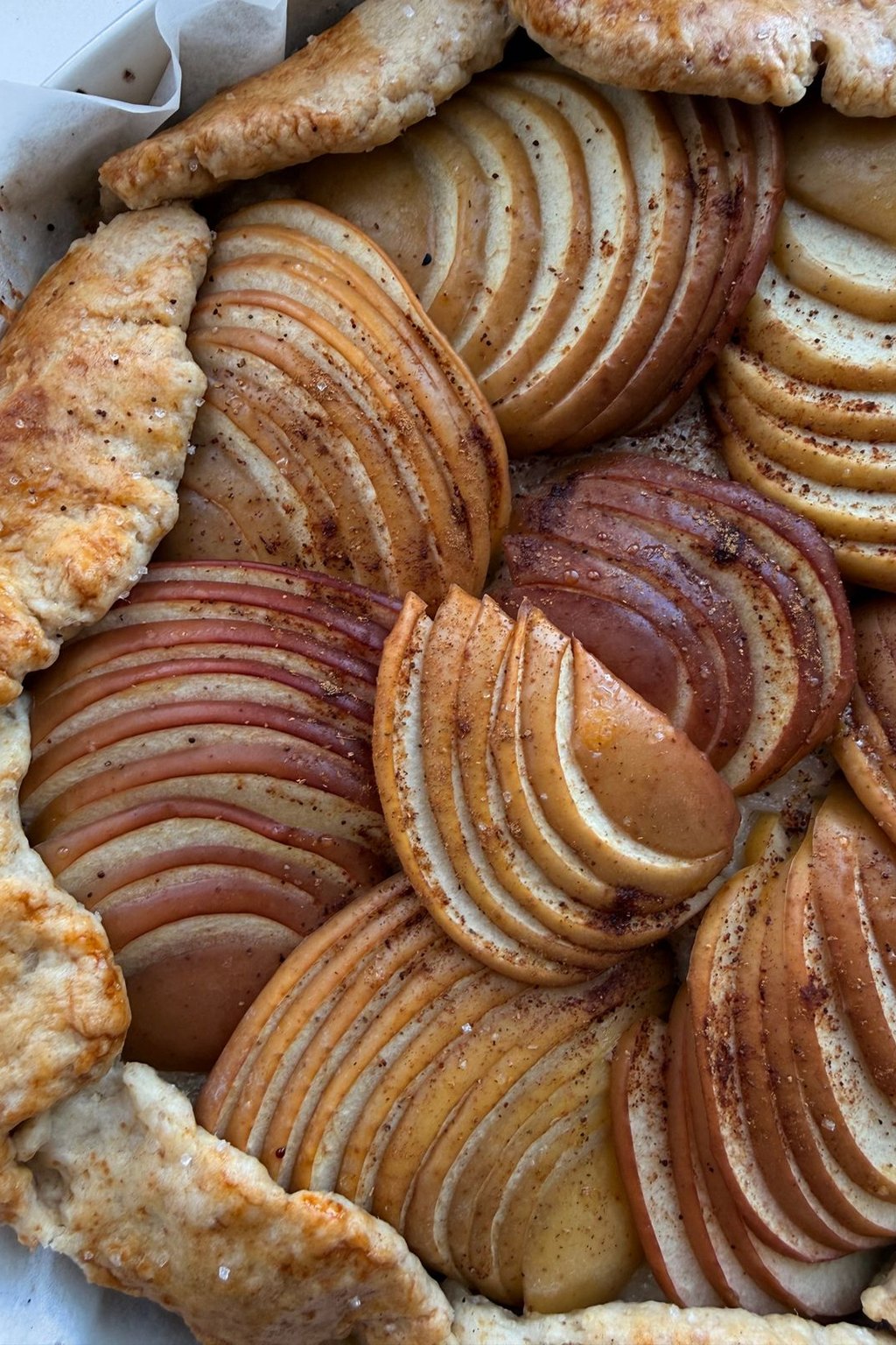 Rustykalna galette z gruszkami i jabłkami