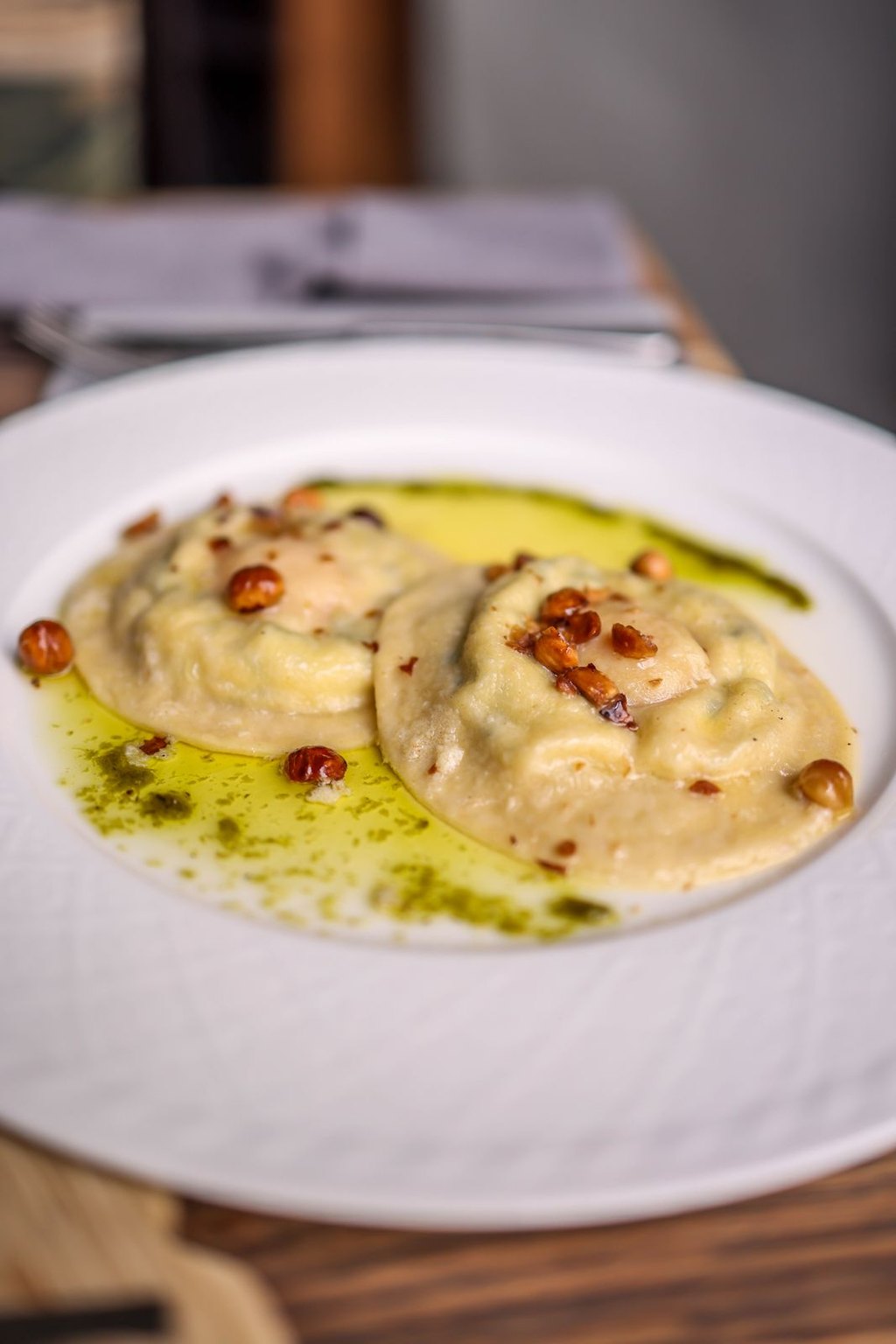 Ravioli z dynią na palonym maśle z orzechami