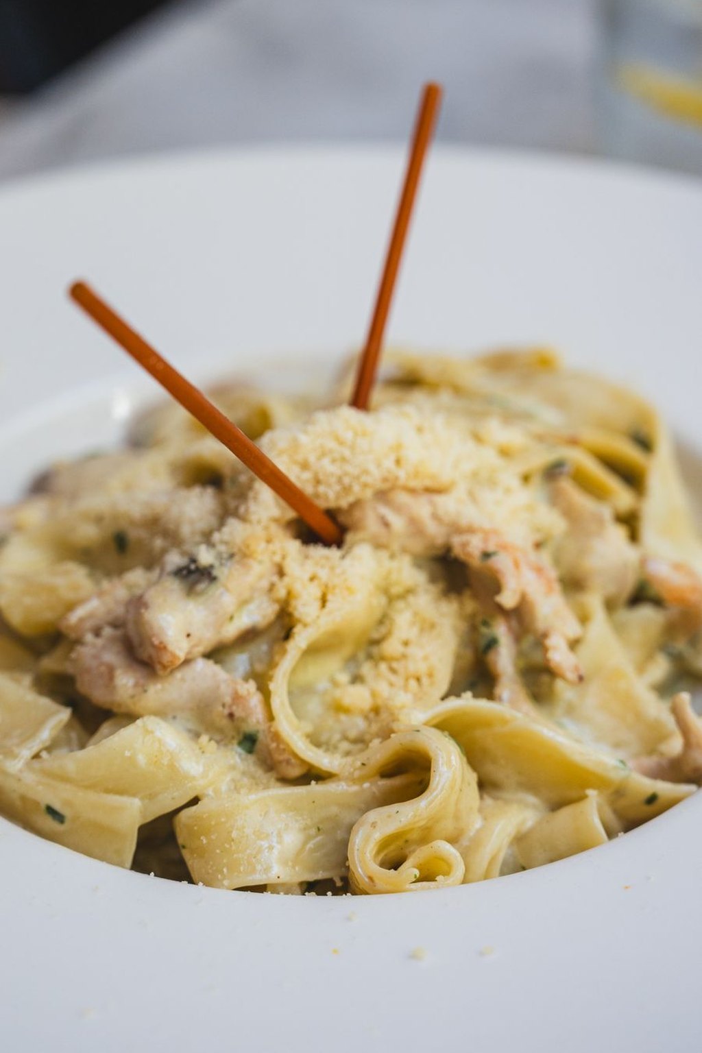 Tagliatelle z kurczakiem w sosie śmietanowym