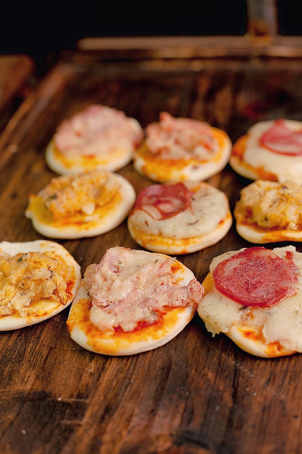 Pizzerinki z salami i serem