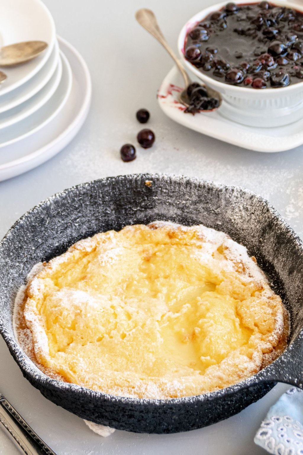 Dutch baby, puszysty naleśnik z piekarnika