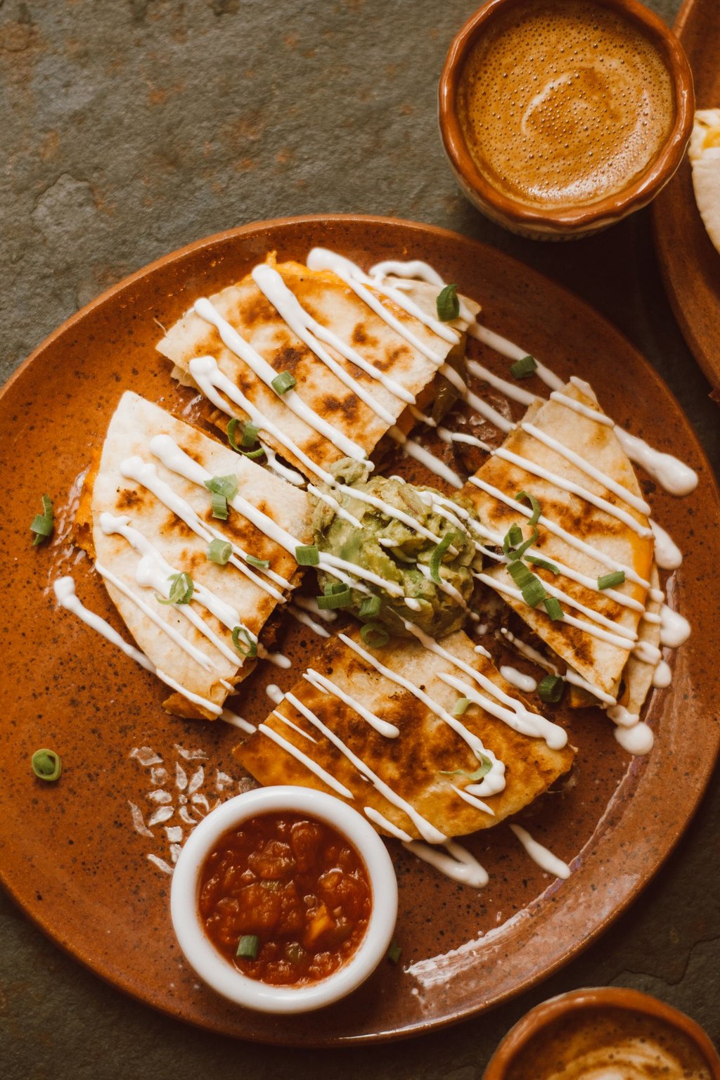 Chrupiąca tortilla śniadaniowa z twarogiem