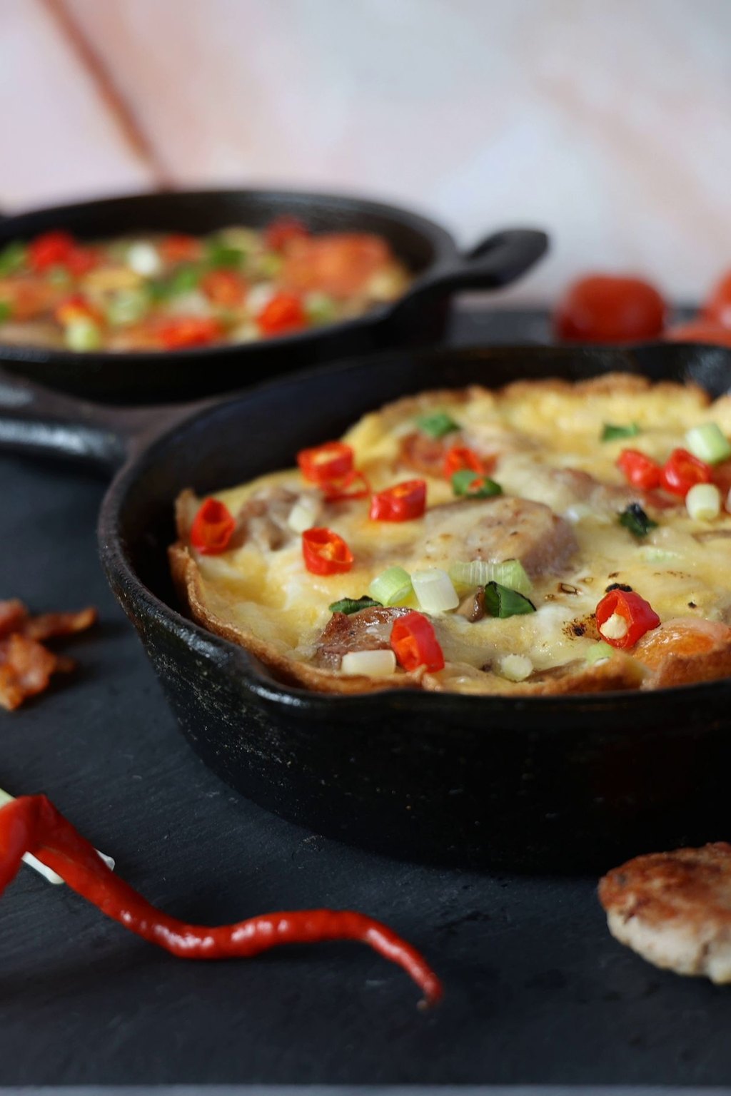 Frittata z makaronem, cukinią i papryką