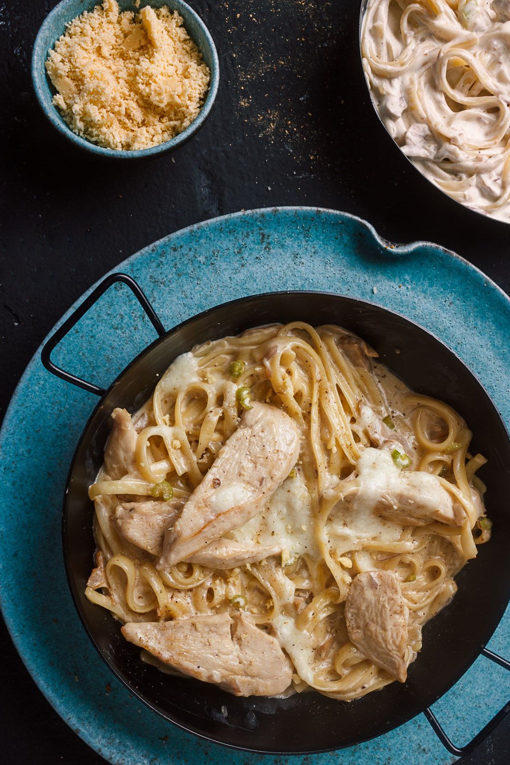 Fettuccine Alfredo z kurczakiem po cajuńsku