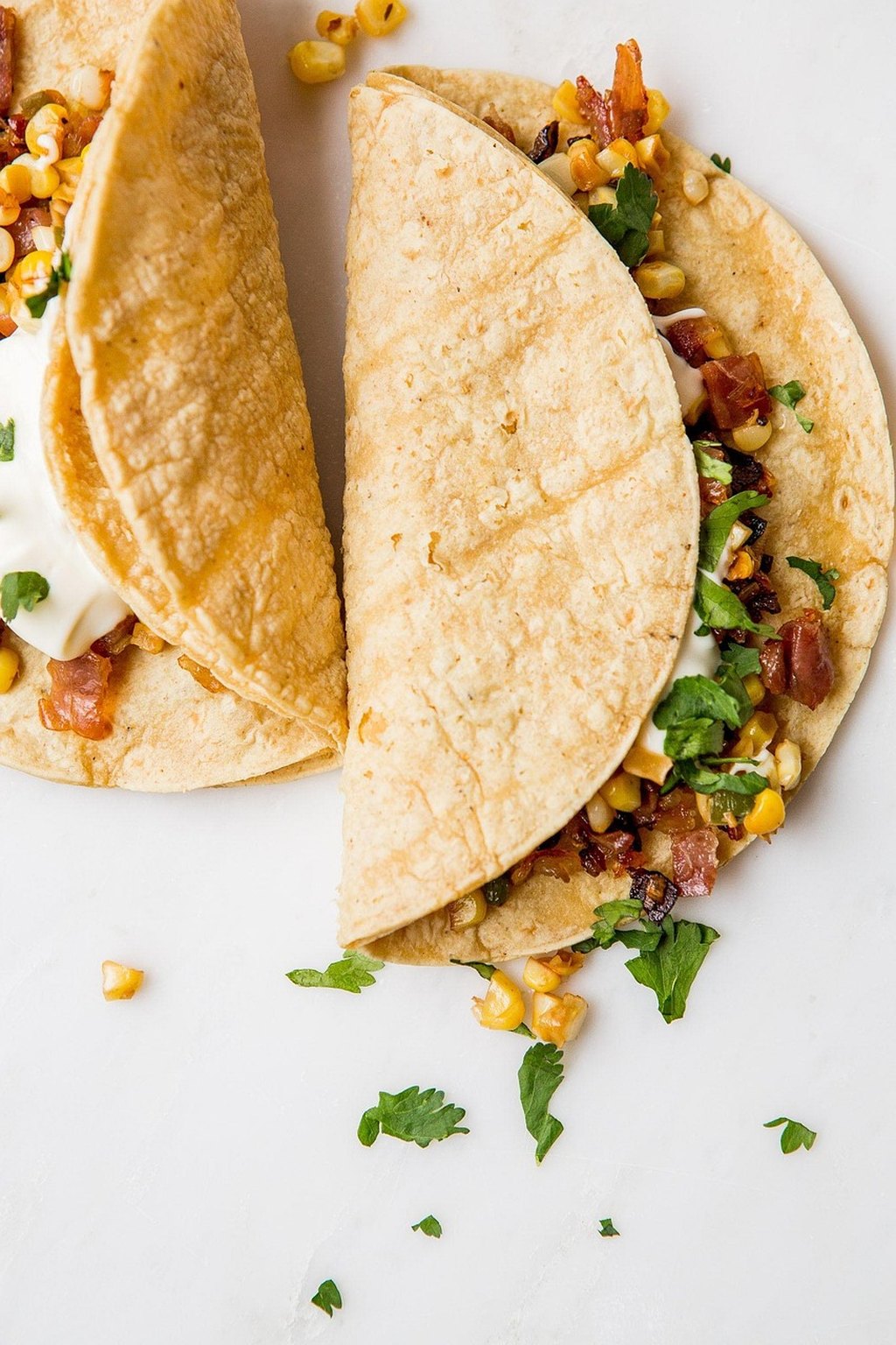 Szybkie tacos z fasolą, kukurydzą i awokado