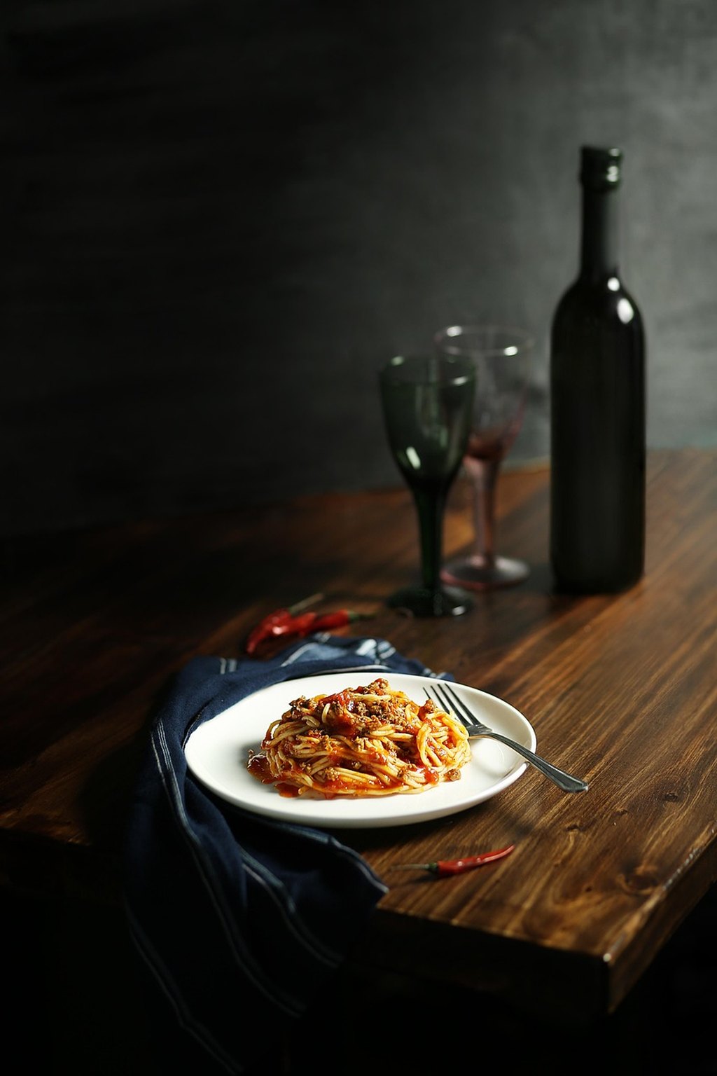 Makaron spaghetti z pomidorami