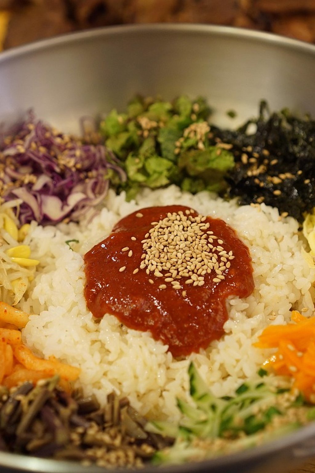 Warzywna miska bibimbap z edamame