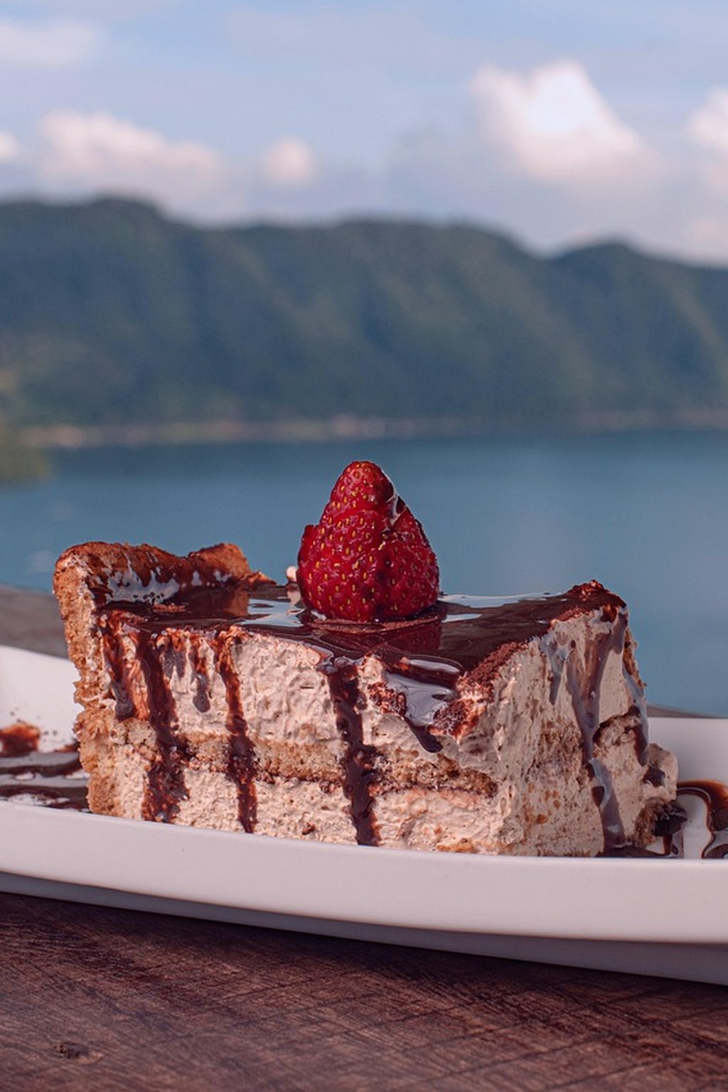 Tiramisu waniliowo-miodowe z sosem czekoladowym