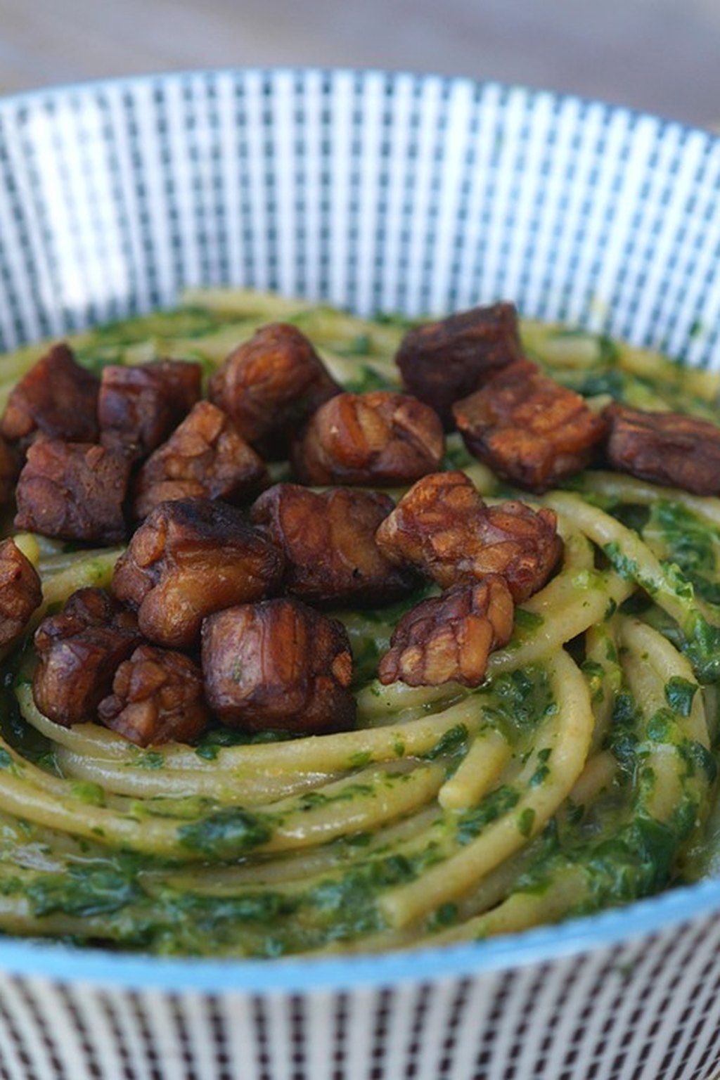 Spaghetti ze szpinakiem i tempehem