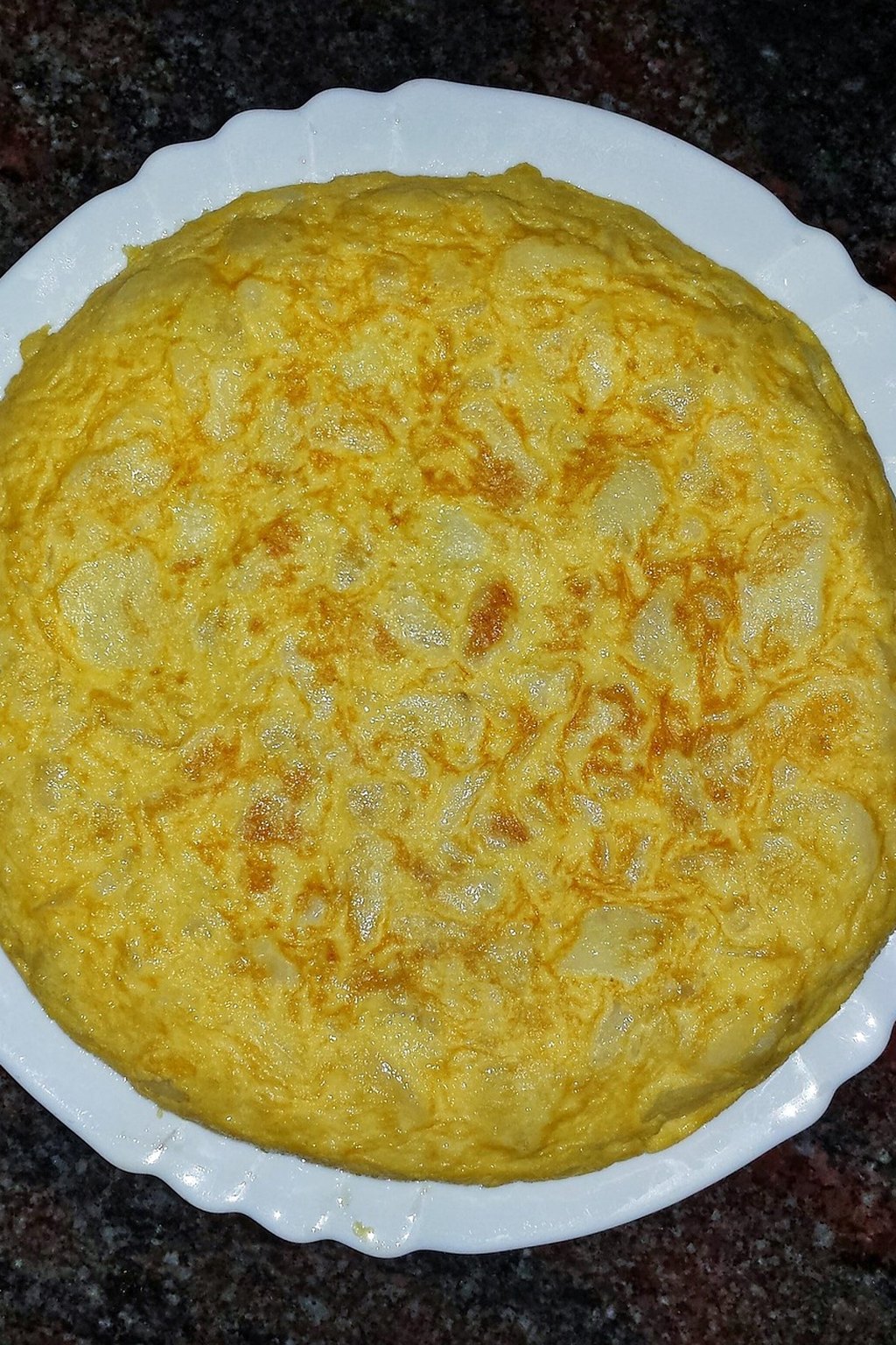Omlet z ziemniakami i cebulą