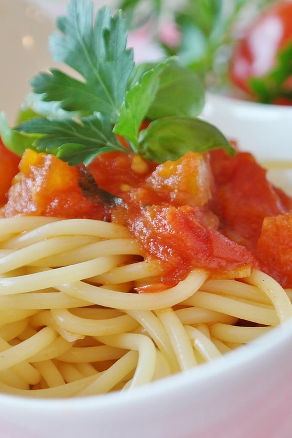 Spaghetti z tuńczykiem w sosie pomidorowym