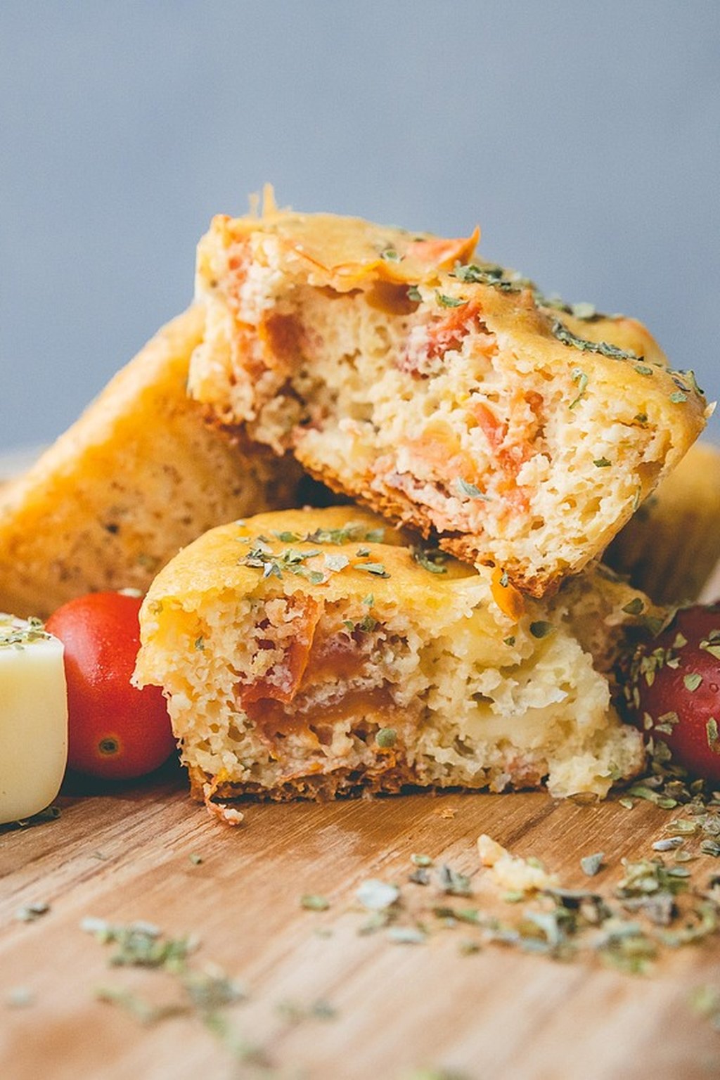 Amerykańskie muffinki z tuńczykiem i serem
