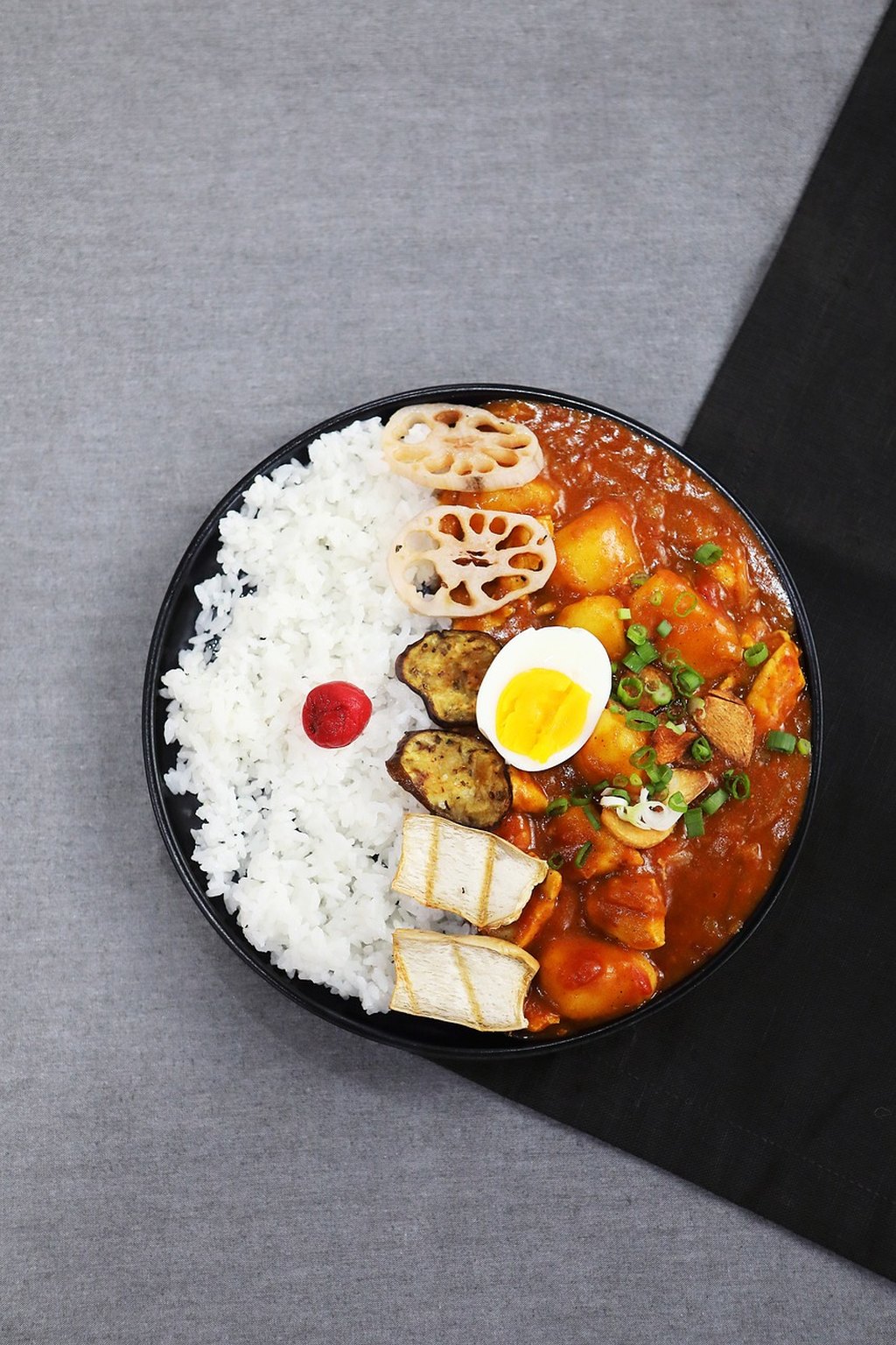 Japońskie curry z tofu i warzywami