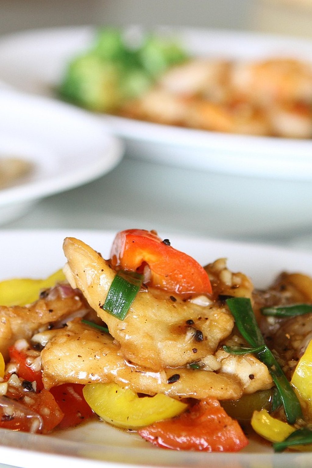 Kurczak stir-fry z kolorową papryką