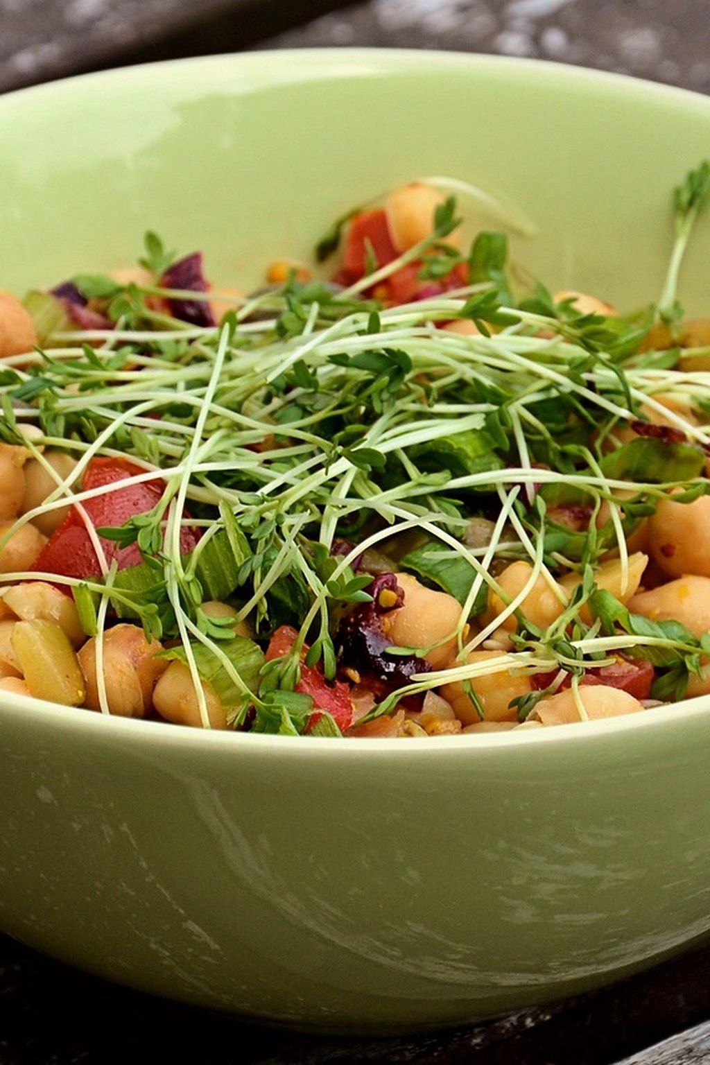 Bulgur z ciecierzycą i melasą z granatu