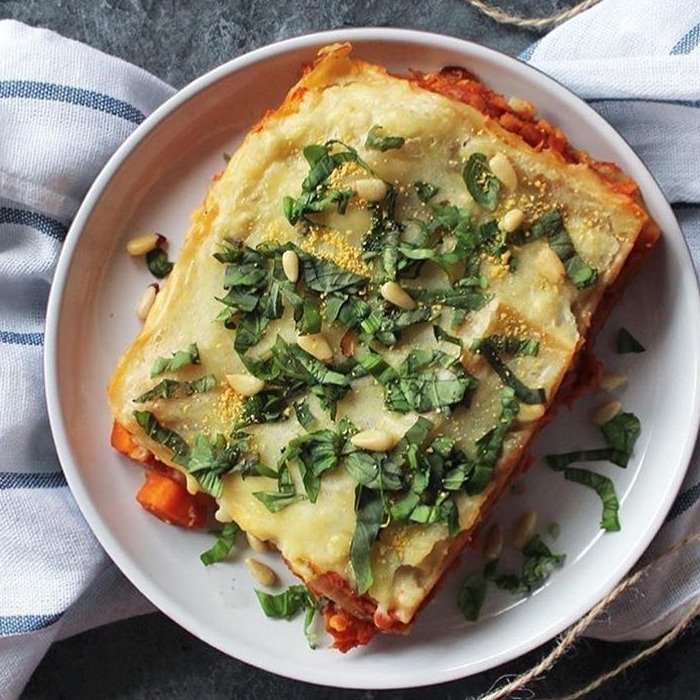 Wegańska lasagne z soczewicą