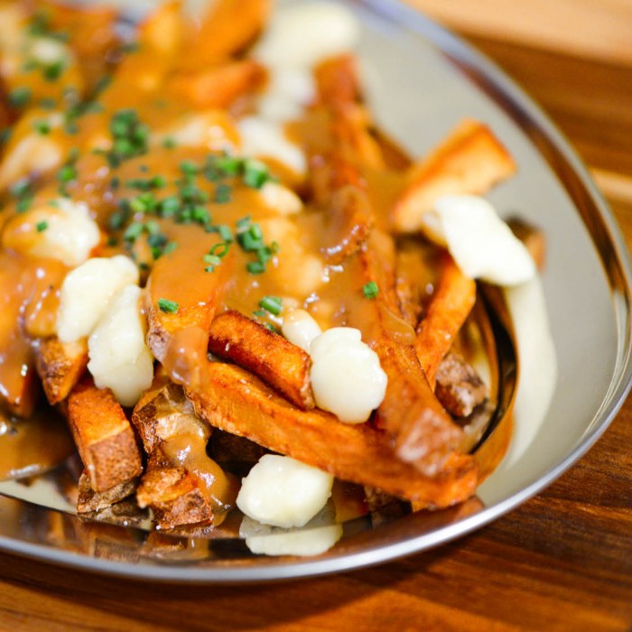 Poutine, kanadyjskie frytki z serem