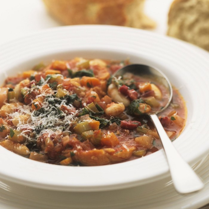 Ribollita, toskańska zupa z chlebem