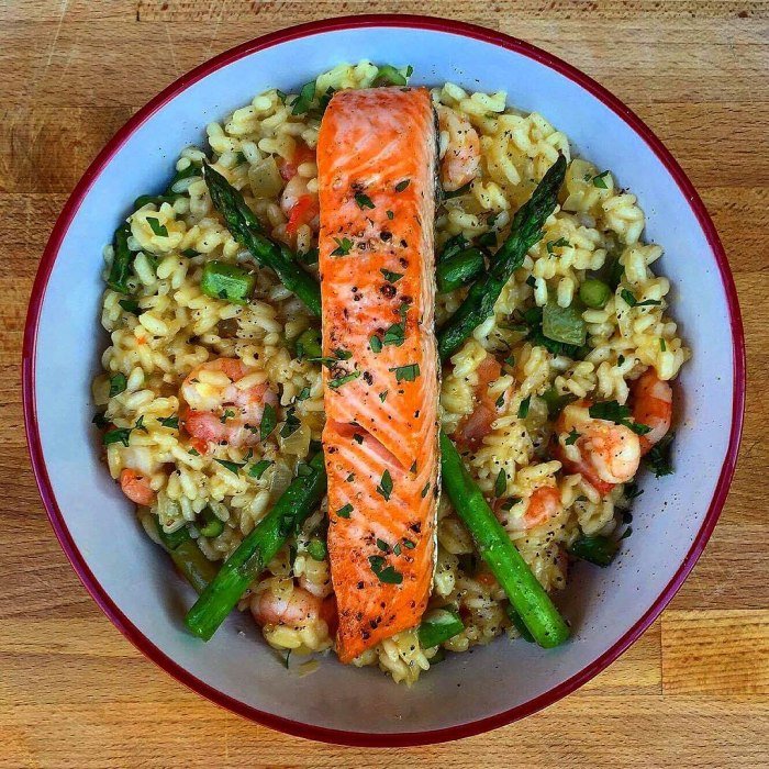 Risotto z łososiem i krewetkami