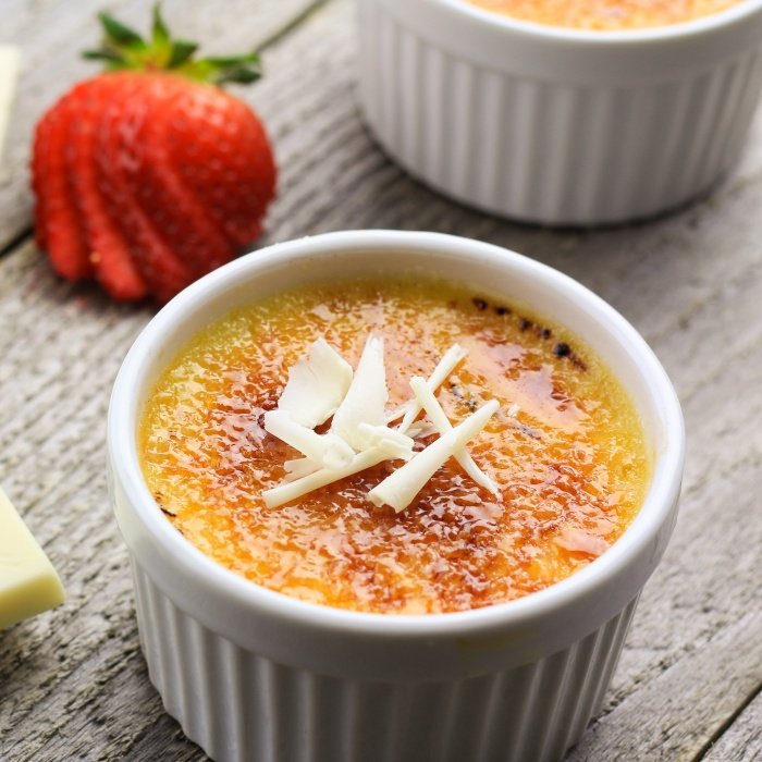 Crème brûlée z białą czekoladą