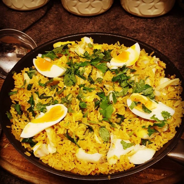 Kedgeree z wędzonym plamiakiem