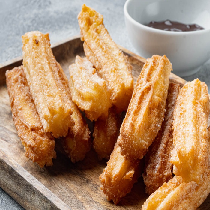 Churros z sosem czekoladowym