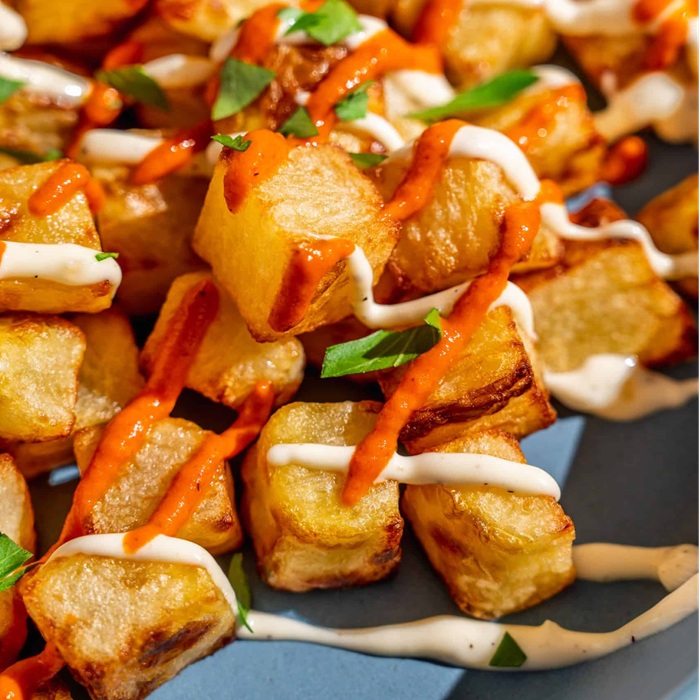 Patatas bravas z frytkownicy beztłuszczowej
