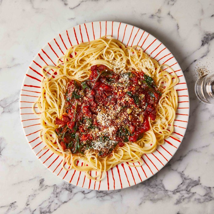 Spaghetti z chorizo i papryką