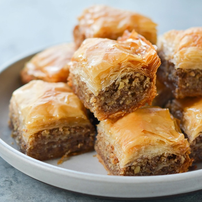 Baklawa z orzechami, ricottą i czekoladą