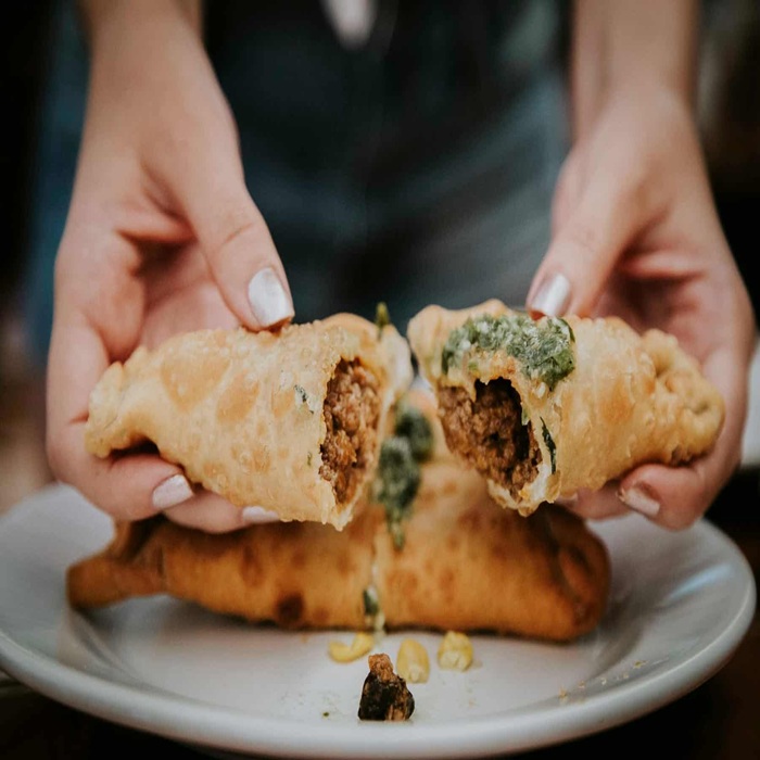 Wenezuelskie empanadas z wołowiną