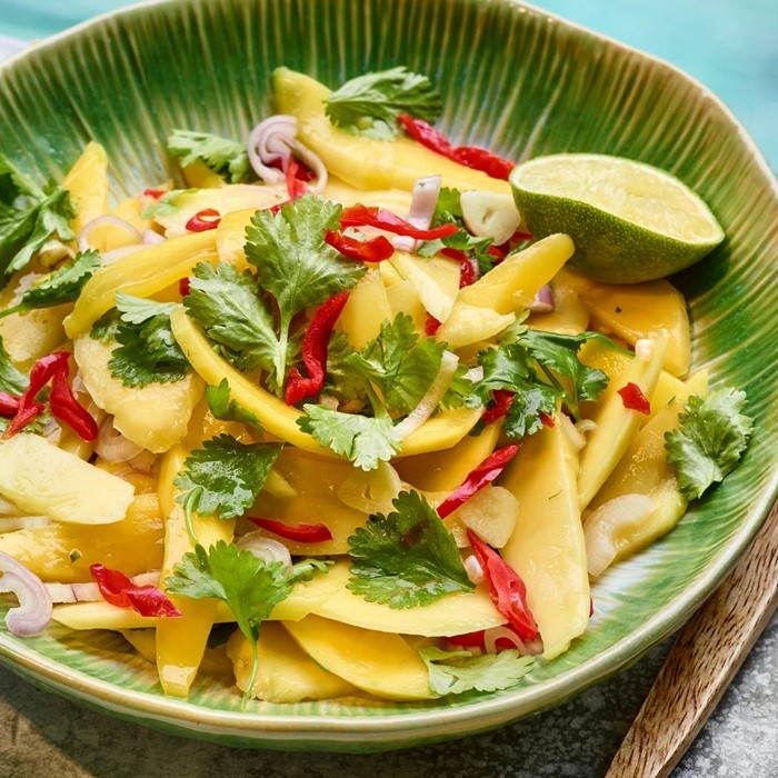 Mango chow z limonką i chili