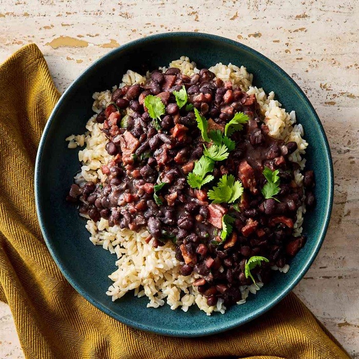 Feijoada, brazylijski gulasz z czarną fasolą