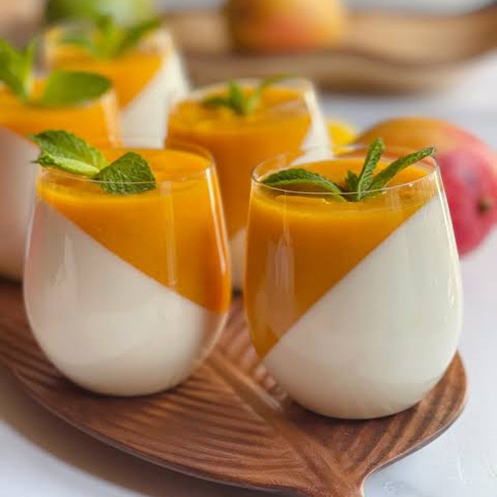 Warstwowy deser mango z wanilią