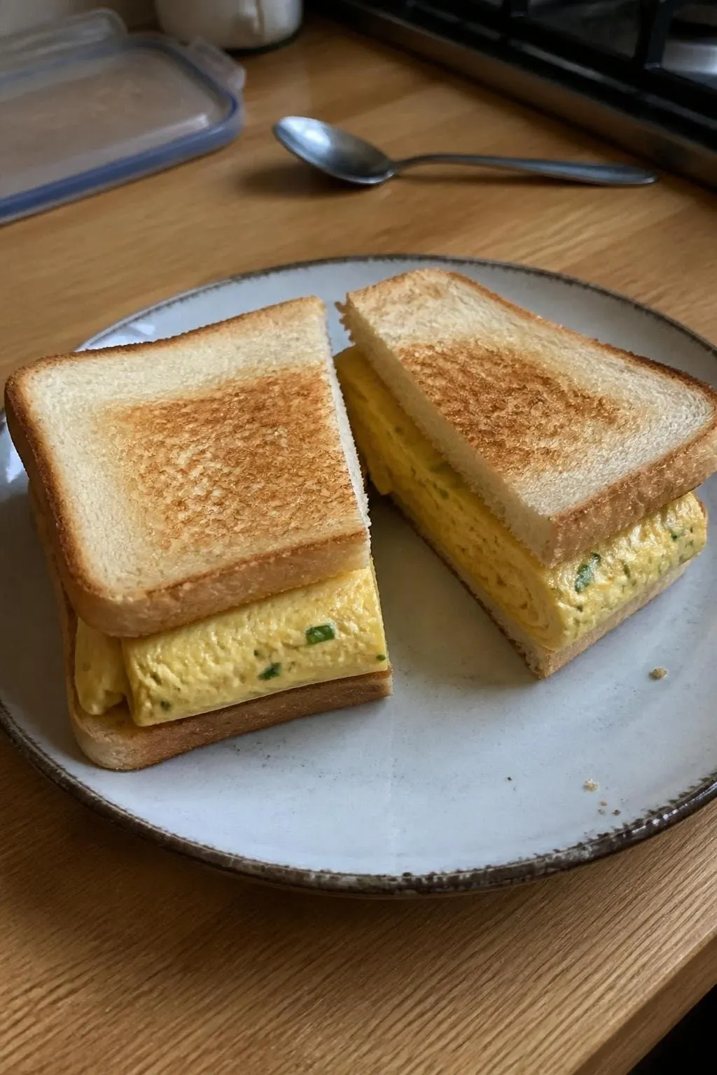 Kanapka z puszystym omletem tamagoyaki