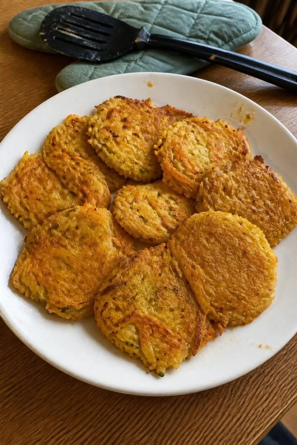 Pieczone placki ziemniaczane z marchewką