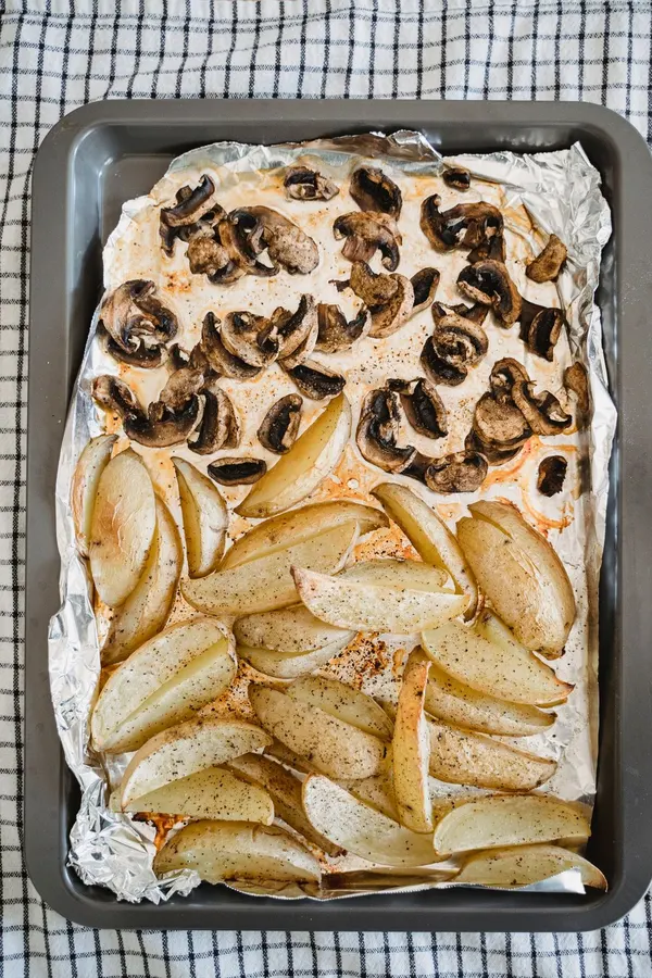 Zapiekanka ziemniaczano-pieczarkowa